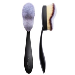 IT Cosmetics Heavenly Luxe Flawless Foundation Body Foundation Brush No. 28